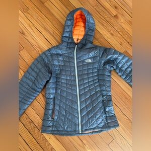 The North Face Women's Blue/ Orange Puffer Jacket